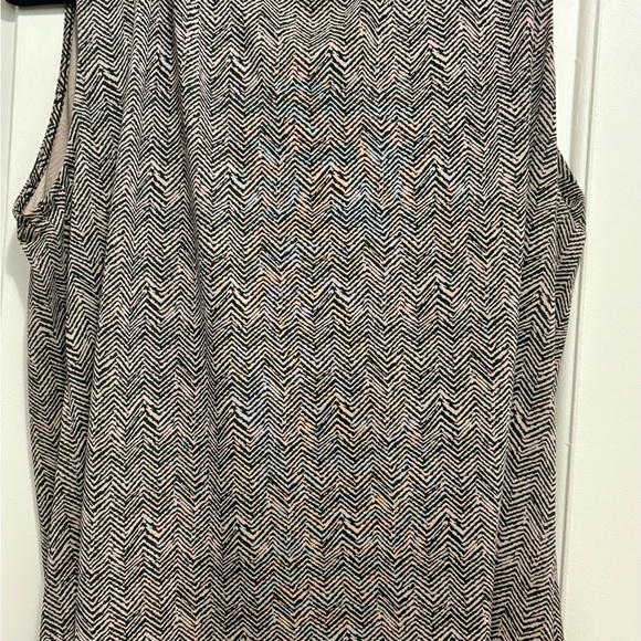 Chaps Sleeveless Chevron Top - Picture 4 of 5
